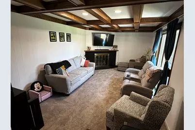 2424 W Mark Dr, Sheboygan, WI 53083 - Photo 8