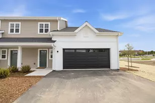 1364 Marigold Dr, Fort Atkinson, WI 53538 - Photo 2