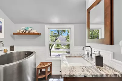 1012 E Hampton Rd, Whitefish Bay, WI 53217 - Photo 14