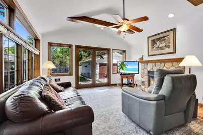 1012 E Hampton Rd, Whitefish Bay, WI 53217 - Photo 6