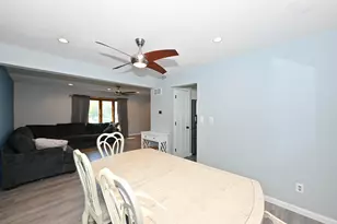10045 W Meadow Dr, Greenfield, WI 53228 - Photo 10