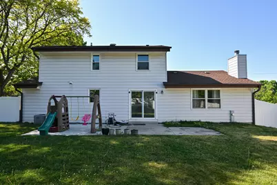 10045 W Meadow Dr, Greenfield, WI 53228 - Photo 44