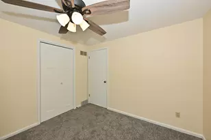 10045 W Meadow Dr, Greenfield, WI 53228 - Photo 22