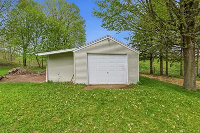 608 N 40th St, Sheboygan, WI 53081 - Photo 8