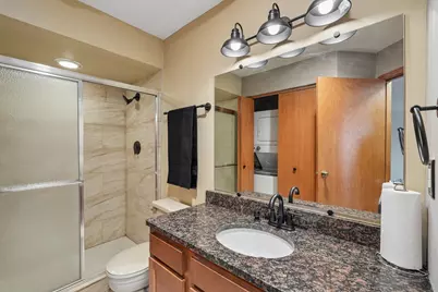 7234 N Green Bay Ave #202, Glendale, WI 53209 - Photo 16