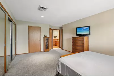 7234 N Green Bay Ave #202, Glendale, WI 53209 - Photo 22