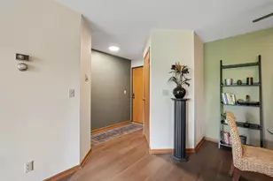 7234 N Green Bay Ave, Glendale, WI 53209 - Photo 10