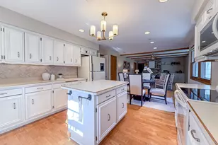 17415 Penbrook Dr, Brookfield, WI 53045 - Photo 8