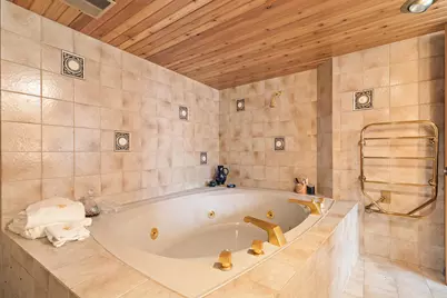 1707 N Prospect Ave #7E, Milwaukee, WI 53202 - Photo 20