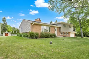 3860 Dale Dr, Brookfield, WI 53005 - Photo 4