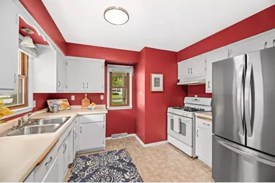 2228 N 116th St, Wauwatosa, WI 53226 - Photo 14