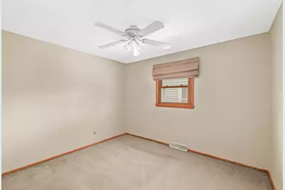 2228 N 116th St, Wauwatosa, WI 53226 - Photo 24