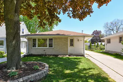 2228 N 116th St, Wauwatosa, WI 53226 - Photo 2