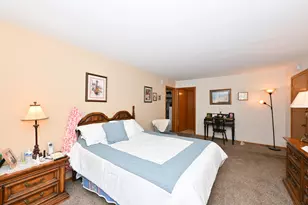 1730 W Green Tree Rd, Glendale, WI 53209 - Photo 14