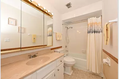 1730 W Green Tree Rd #104, Glendale, WI 53209 - Photo 16