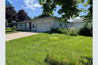 207  Pine St, Caledonia, MN 55921 - Photo 10
