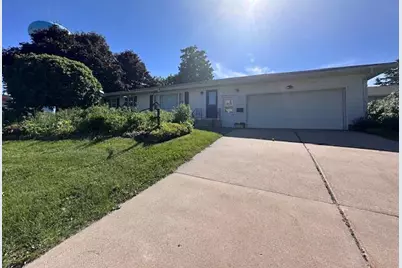 207  Pine St, Caledonia, MN 55921 - Photo 1