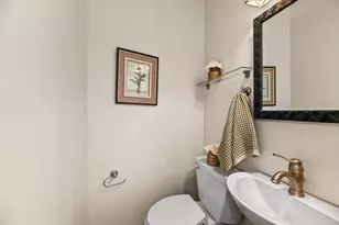 2760 N Hartung Ave, Milwaukee, WI 53210 - Photo 24