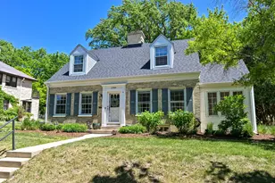 2760 N Hartung Ave, Milwaukee, WI 53210 - Photo 34