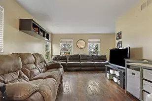 9817 64th St, Kenosha, WI 53142 - Photo 4