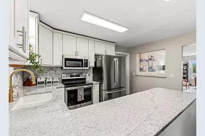 11311 N St James Ln, Mequon, WI 53092 - Photo 8