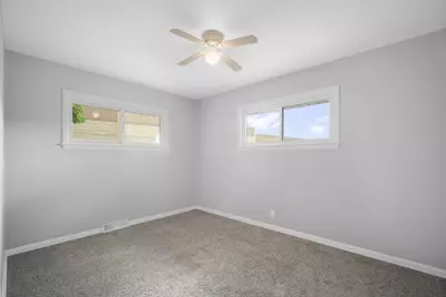 4550 S 47th St, Greenfield, WI 53220 - Photo 10