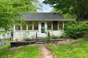 802 Manor Dr, Twin Lakes, WI 53181 - Photo 2