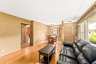 3222  Yorktown St, Racine, WI 53404 - Photo 6