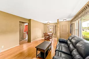 3222 Yorktown St, Racine, WI 53404 - Photo 6