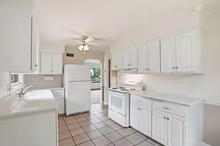 14250 Ivy Ln, Brookfield, WI 53005 - Photo 18