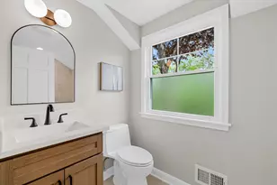10525 N Fairway Ln, Mequon, WI 53092 - Photo 44
