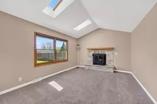 10550 S Peggy Dr, Oak Creek, WI 53154 - Photo 12