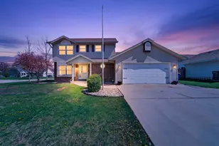 10550 S Peggy Dr, Oak Creek, WI 53154 - Photo 2
