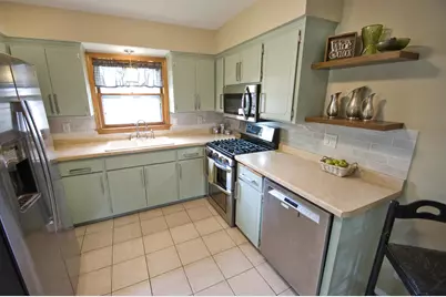 1705  Chapman Dr, Waukesha, WI 53189 - Photo 10