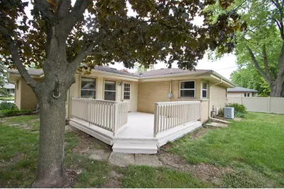 1705  Chapman Dr, Waukesha, WI 53189 - Photo 22