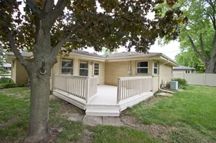 1705 Chapman Dr, Waukesha, WI 53189 - Photo 22