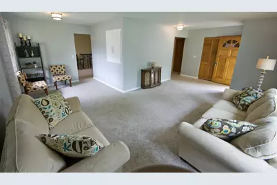 1705  Chapman Dr, Waukesha, WI 53189 - Photo 6