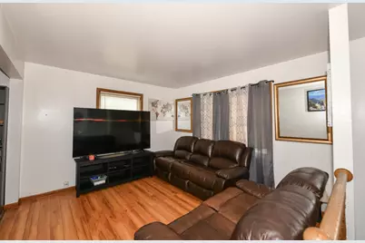 2911 E Vogel Ave, Cudahy, WI 53110 - Photo 10