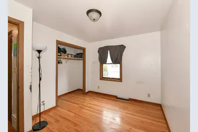 2911 E Vogel Ave, Cudahy, WI 53110 - Photo 16