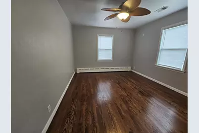 2032  Howe St, Racine, WI 53403 - Photo 8