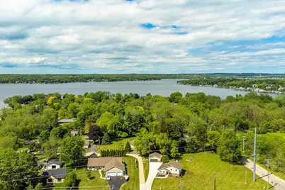 N20W28282  Oakton Rd, Delafield, WI 53072 - Photo 12
