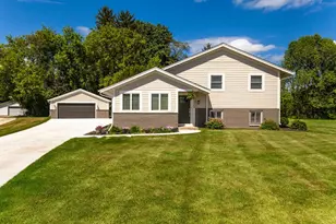 N20W28282 Oakton Rd, Delafield, WI 53072 - Photo 2