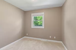 N20W28282 Oakton Rd, Delafield, WI 53072 - Photo 34