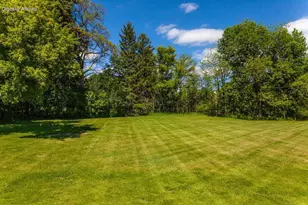 N20W28282 Oakton Rd, Delafield, WI 53072 - Photo 12