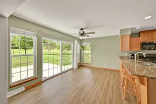 W231N7953 Martin Ct, Sussex, WI 53089 - Photo 10