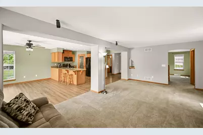 W231N7953  Martin Ct, Sussex, WI 53089 - Photo 16