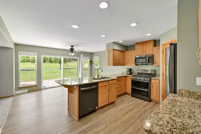 W231N7953  Martin Ct, Sussex, WI 53089 - Photo 8