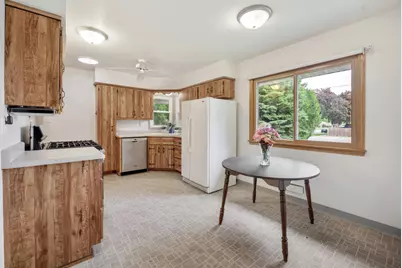 7210 W Morgan Ave, Milwaukee, WI 53220 - Photo 8
