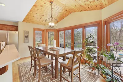 906  Scenic Heights Dr, Delafield, WI 53018 - Photo 12