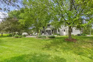 906 Scenic Heights Dr, Delafield, WI 53018 - Photo 26